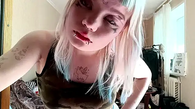 Lina_lower's Live Chat Room