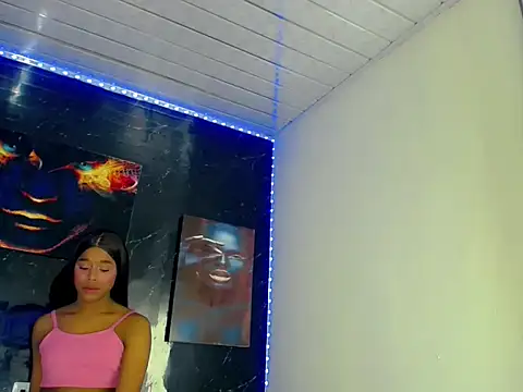 Show sexual ao vivo de SaramyBigcock