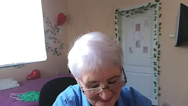חדר צ' אט בשידור חי של Sandra_Snowflake