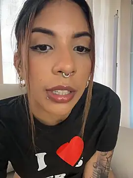 VioletaHills_ Live Chatraum