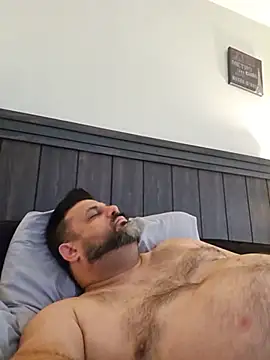 Roddog18's Live Chat Room