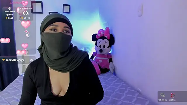 _alishaa_c's Live Chat Room