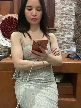 LiLi-Kirix99 Adlı Modelin Canlı Sohbet Odası