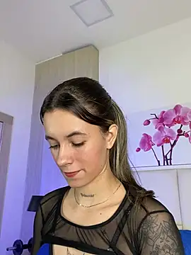 JuliaColemann Adlı Modelin Canlı Sohbet Odası