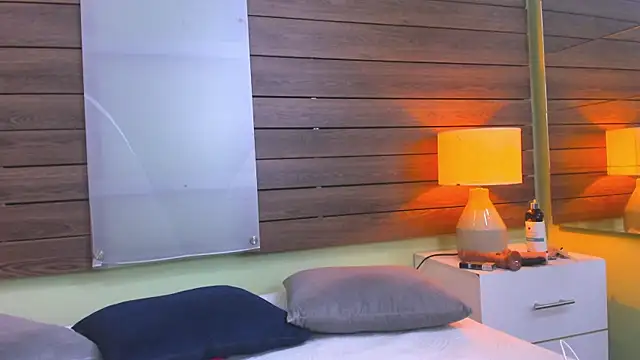 Hadde_multisquirt Adlı Modelin Canlı Sohbet Odası