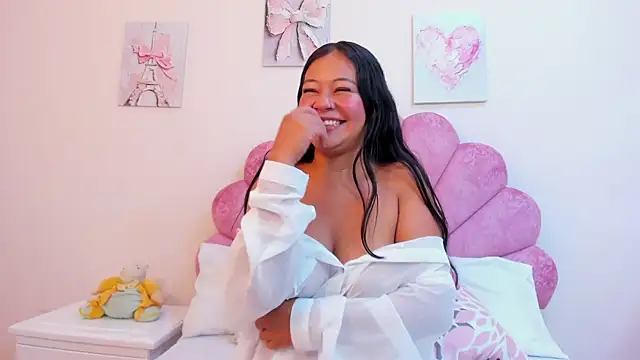 MilaaAdams 실시간 채팅방