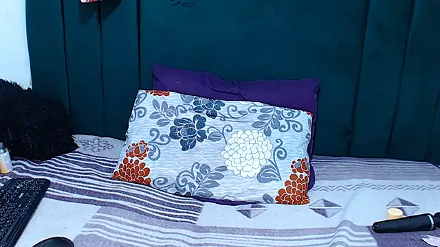 Sala de chat ao vivo de BUSTYTUMIXX23