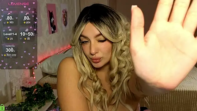 Sala de chat en directo de Emily_Bloom_119