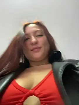 חדר צ'אט בשידור חי של Scarlet_auraa