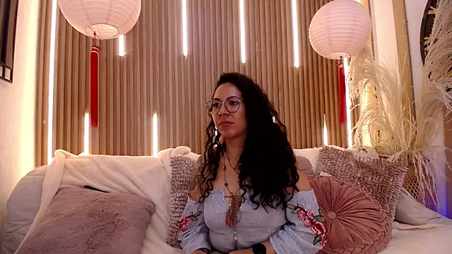 Velvet_Curly чат на живо