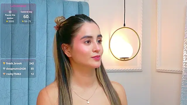 Serena-Virelli Adlı Modelin Canlı Sohbet Odası