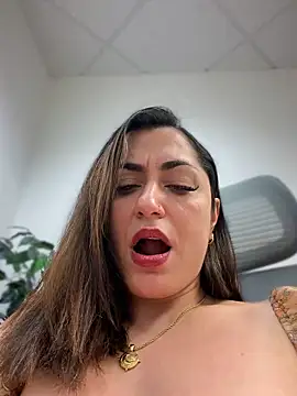 YourQueen18 – live chatrum