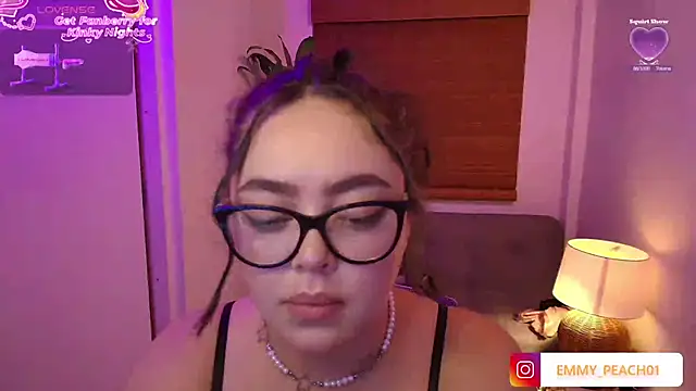 Emmy_peach1 Live Chatraum