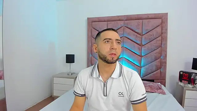 Lushian_Luna Adlı Modelin Canlı Sohbet Odası