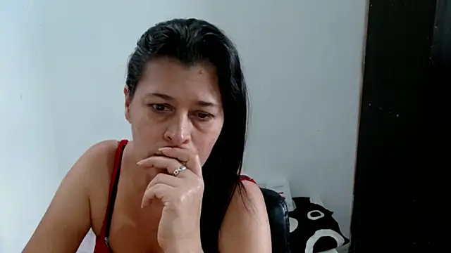 Pokój czatu na żywo – KARYNA_MILF