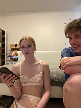 LauraundSteve_ Live Chatraum