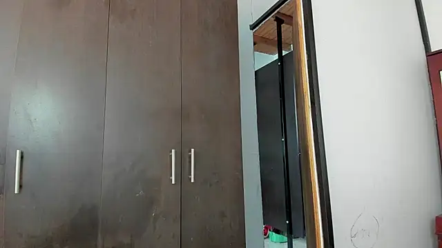 Živá chatovací místnost LatinaQueen23