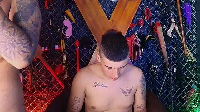 Arion_and_Velvet_bdsm Adlı Modelin Canlı Sohbet Odası
