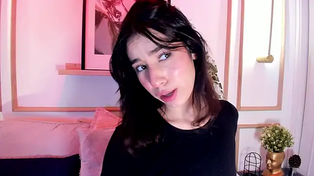 Nanami_ Adlı Modelin Canlı Sohbet Odası