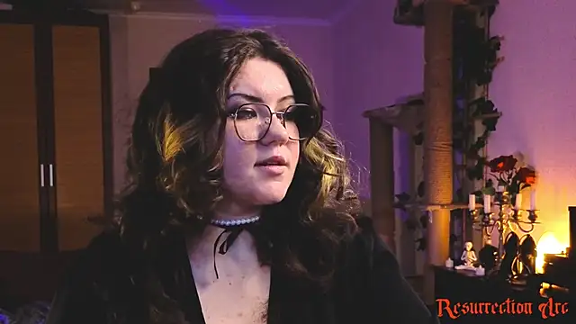 Laura_Karamazov 现场聊天室