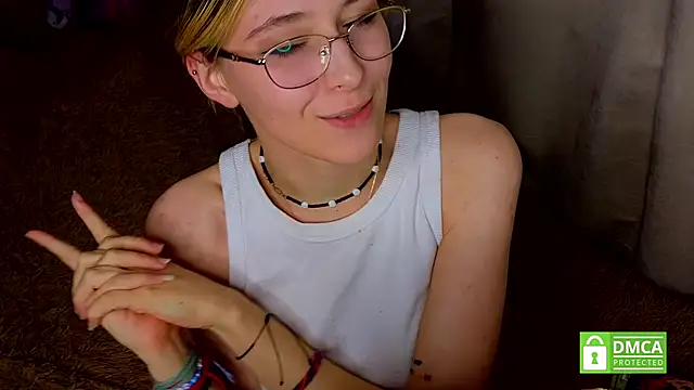 Sharlikiss' Live Chat Room