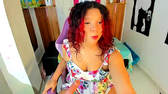 Živá chatovací místnost Emily_Coper18