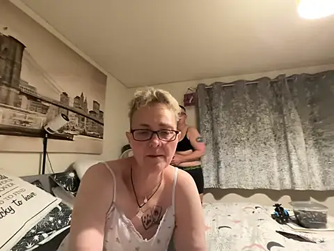Curvy-Jinx Cameră chat live