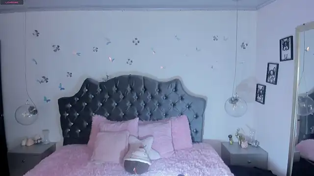 Živá chatovací místnost conny__curly