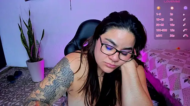 Sharon_hils Live chatroom