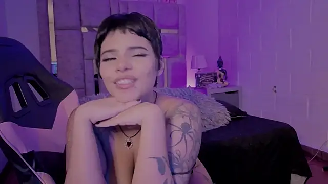 Chat soba uživo modela BonnieAnderson_