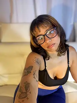 LeylaKnox Adlı Modelin Canlı Sohbet Odası