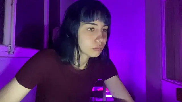 חדר צ'אט בשידור חי של SuccubKira