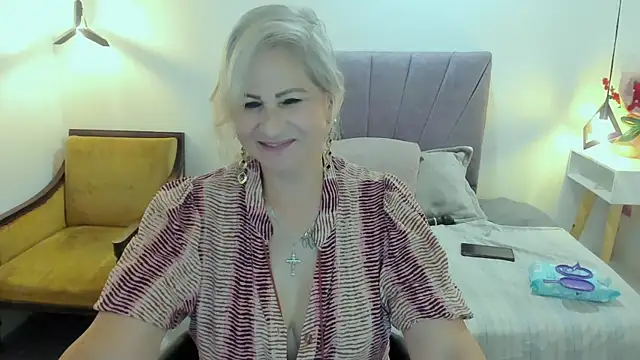 ScarletHoot_ – live chatrum