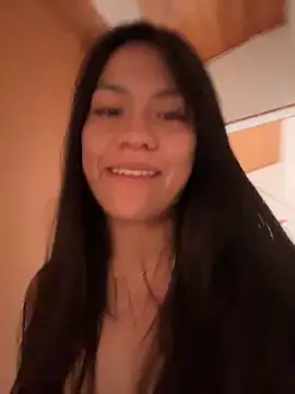 -Selene- Adlı Modelin Canlı Sohbet Odası