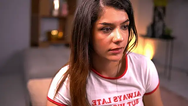 HiypnoEyess Adlı Modelin Canlı Sohbet Odası