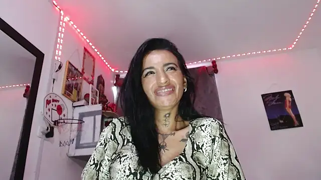 Živá chatovací místnost Ninadesire0211