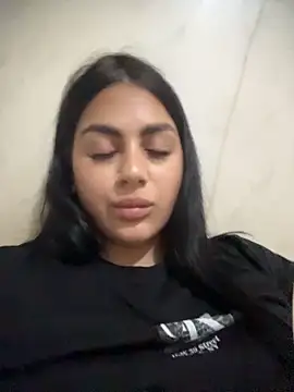 חדר צ'אט בשידור חי של LilyLovell
