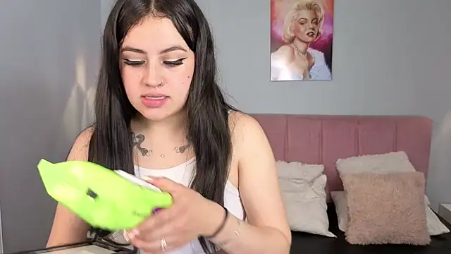 חדר צ'אט בשידור חי של Alli_cooper