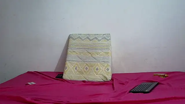 Scarlett_Cherry_ Cameră chat live