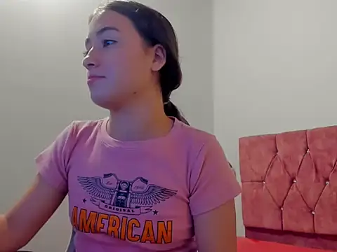 princess_emma18 Adlı Modelin Canlı Sohbet Odası