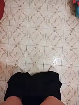חדר צ'אט בשידור חי של Cugi00