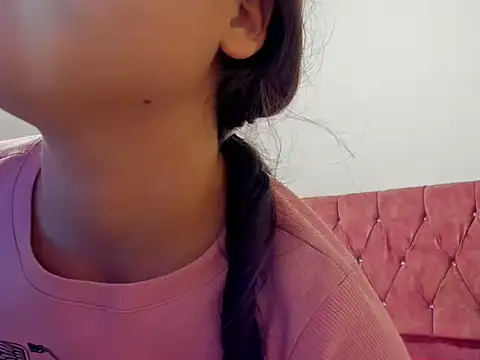 princess_emma18 Adlı Modelin Canlı Sohbet Odası