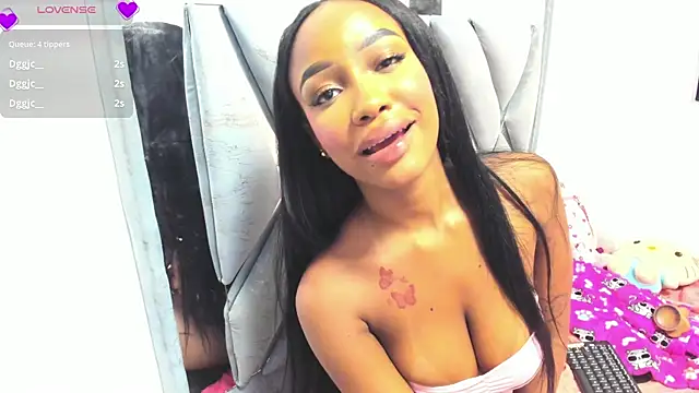 JulitPink's Live Chat Room