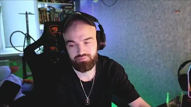 _Mostly_ Live chatroom