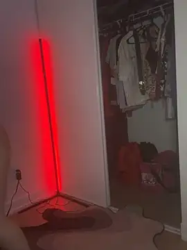 Živá chatovací místnost elliepixie