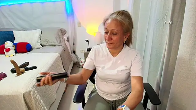 غرفة دردشة Naty_Stone المباشرة