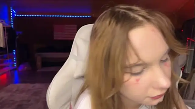 Sala de chat en directo de OpheliaVoss