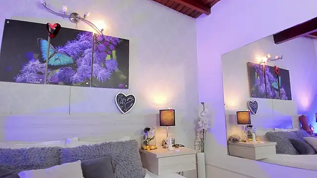 Isisjames Adlı Modelin Canlı Sohbet Odası