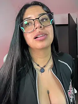 غرفة دردشة Devilsweet17 المباشرة