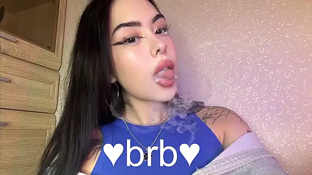 חדר צ'אט בשידור חי של baby__kim